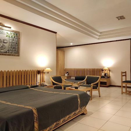 Shingar Regency Hotel Manāli Buitenkant foto