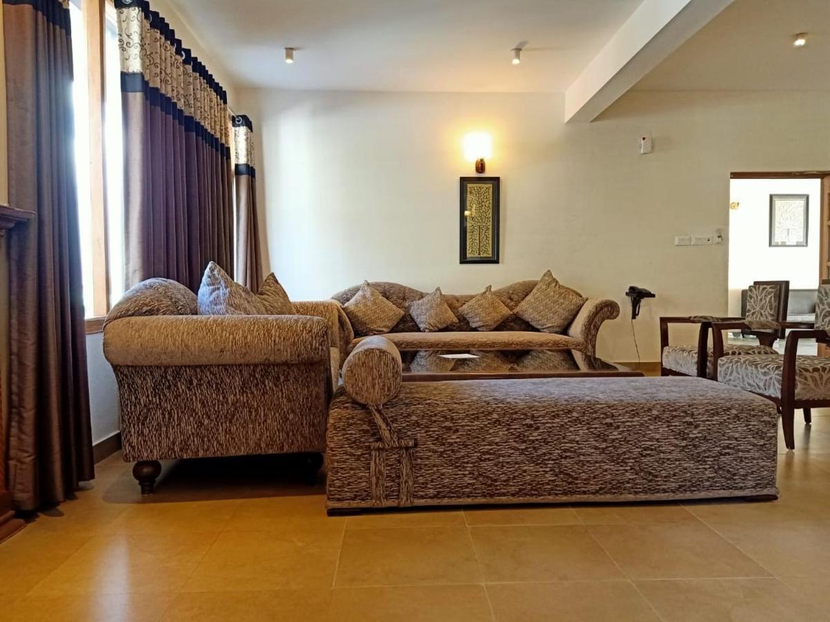 Shingar Regency Hotel Manāli Buitenkant foto