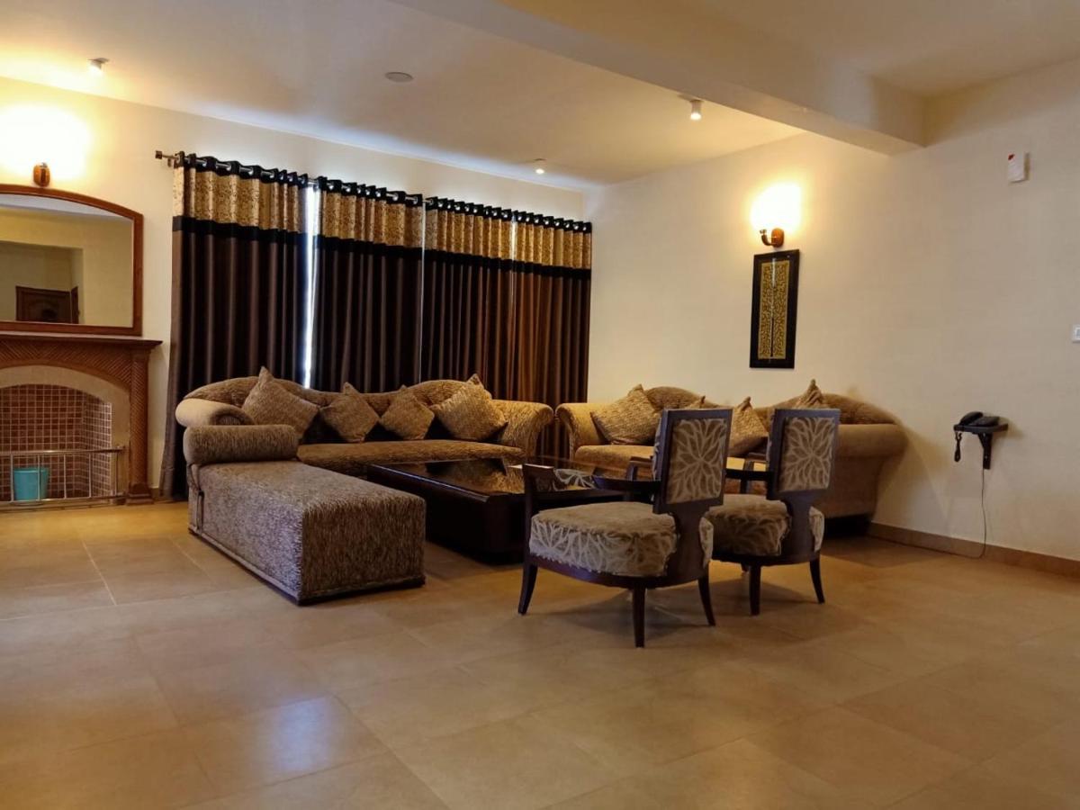 Shingar Regency Hotel Manāli Buitenkant foto