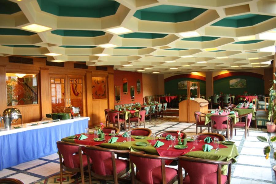 Shingar Regency Hotel Manāli Buitenkant foto