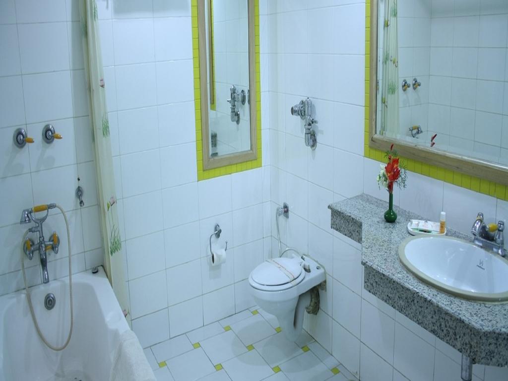 Shingar Regency Hotel Manāli Buitenkant foto
