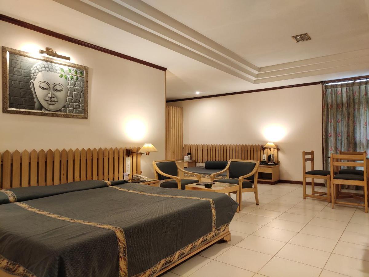 Shingar Regency Hotel Manāli Buitenkant foto